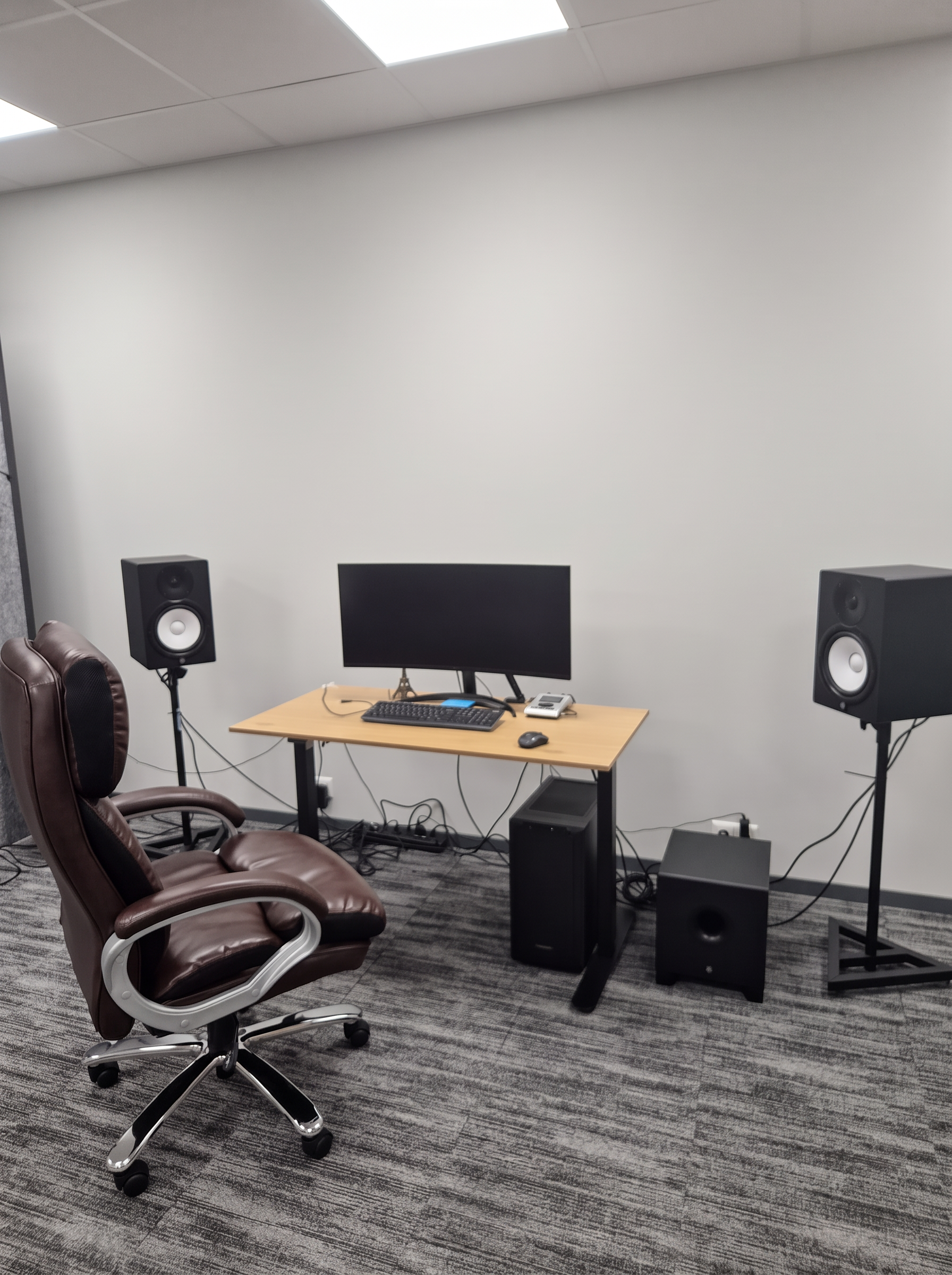 Recording workstation with monitor speakers
